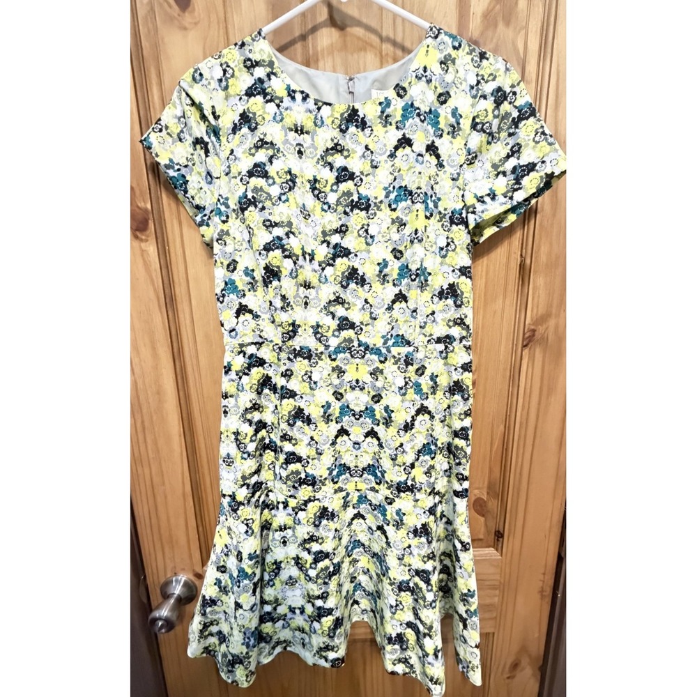 J.Crew Floral Fit Flare Dress Size 6 Short Sleeve Spring Summer Work - Picture 2 of 5